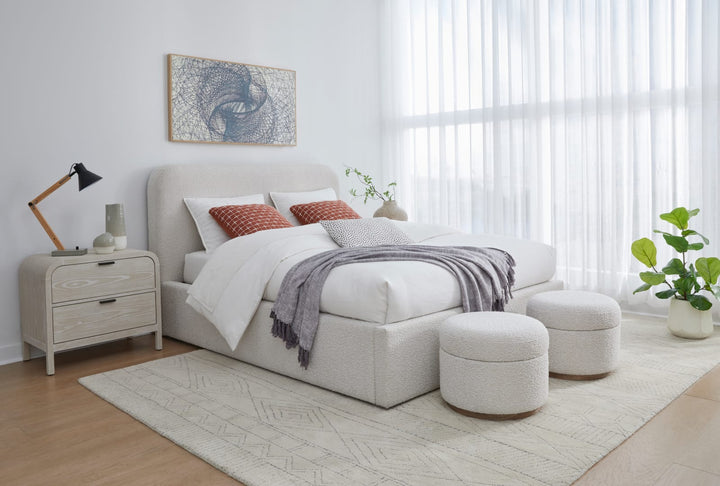 Off-White Upholstered Platform Bed in Ricotta Boucle (2026)