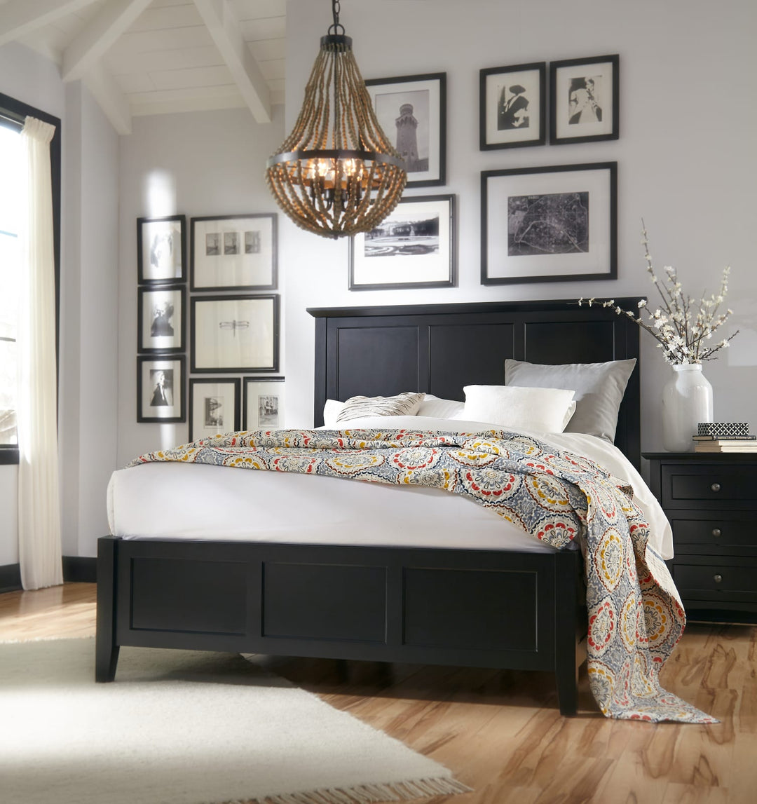 Paragon Queen-size Panel Bed in Black – view 2