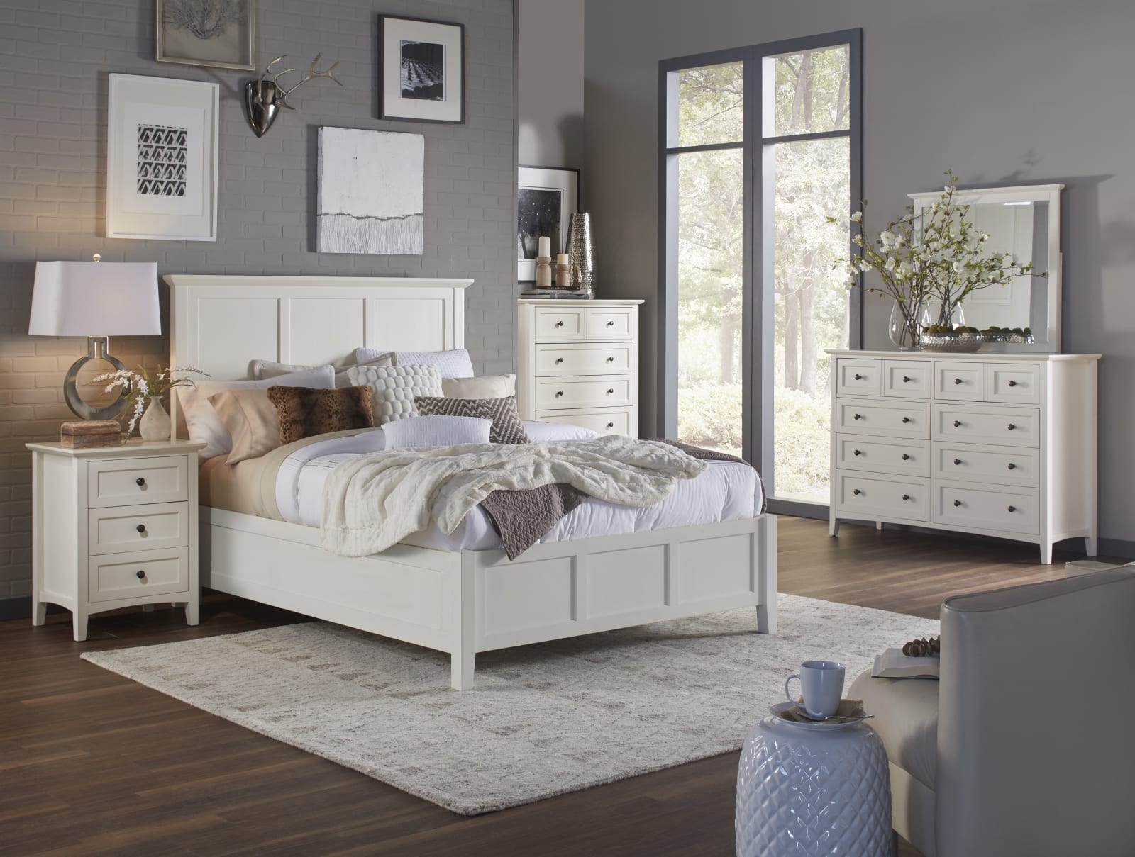 Paragon King-size Panel Bed in White – view 2