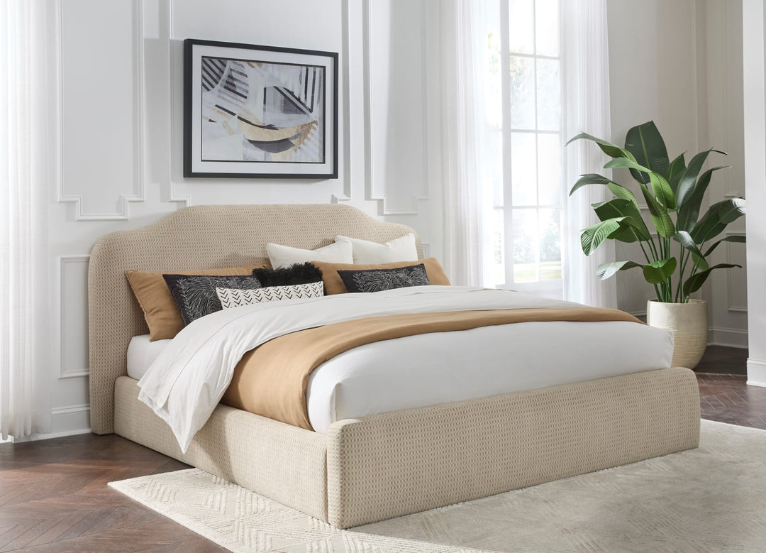 Pasadena Uph QN Bed - Cttg Crm