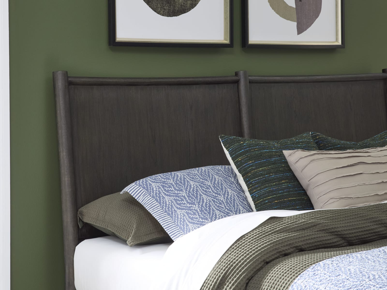 Rockport Oak Wood Queen-size Platform Bed in Yin – view 2