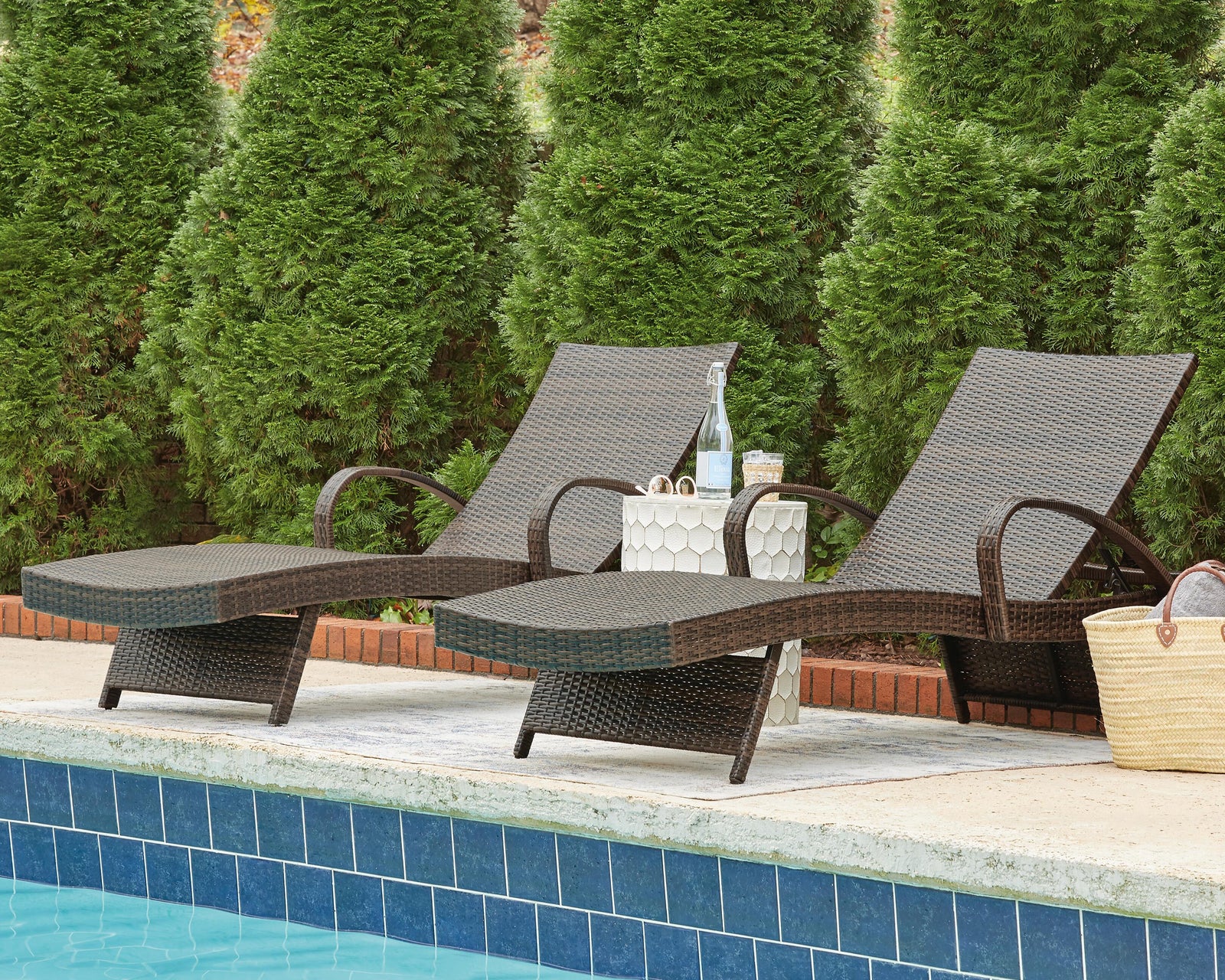 Kantana Chaise Lounge (set of 2) - Dark Brown (2)