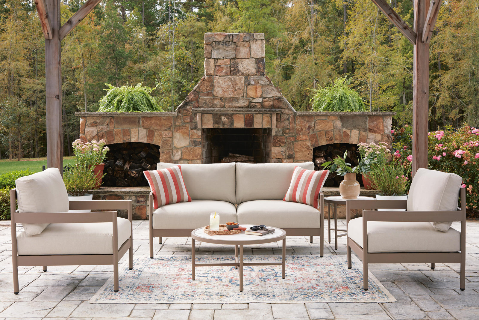 Bluff Trail Outdoor Love/Chairs/Tables Set (Set of 5) - Beige (2)