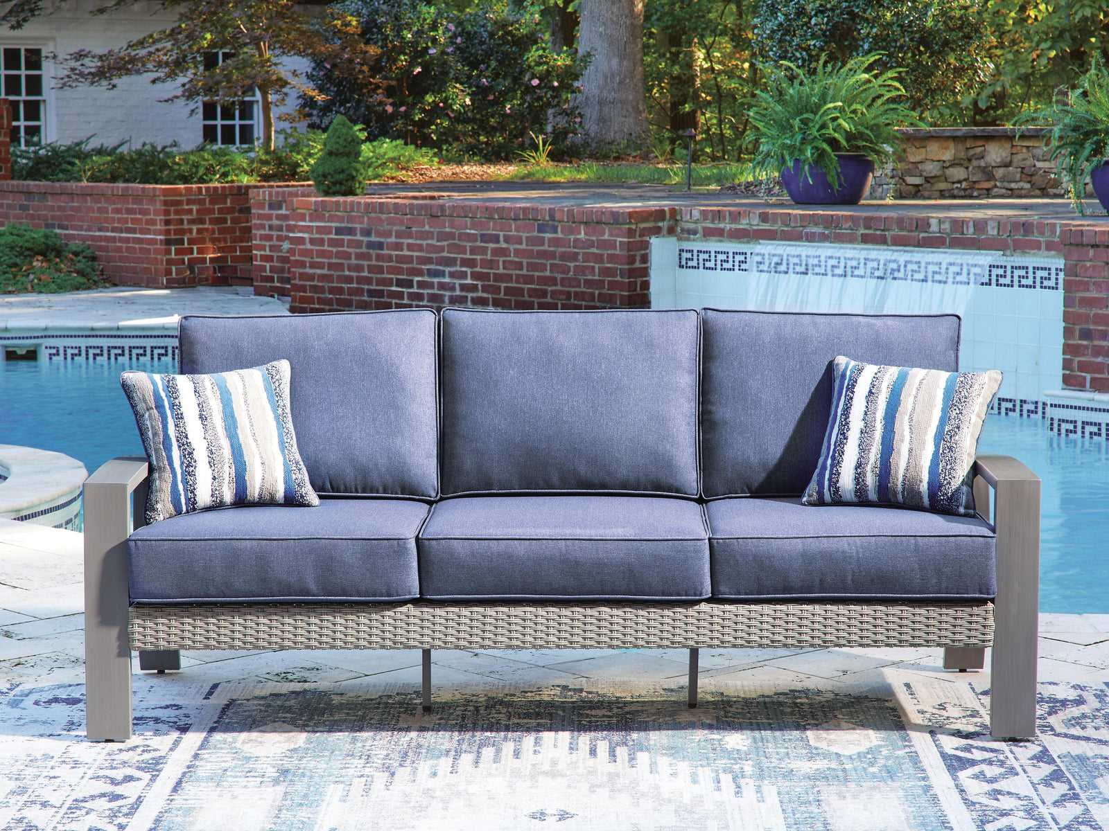 Half Moon Beach Outdoor Sofa with Cushion - Blue (2)