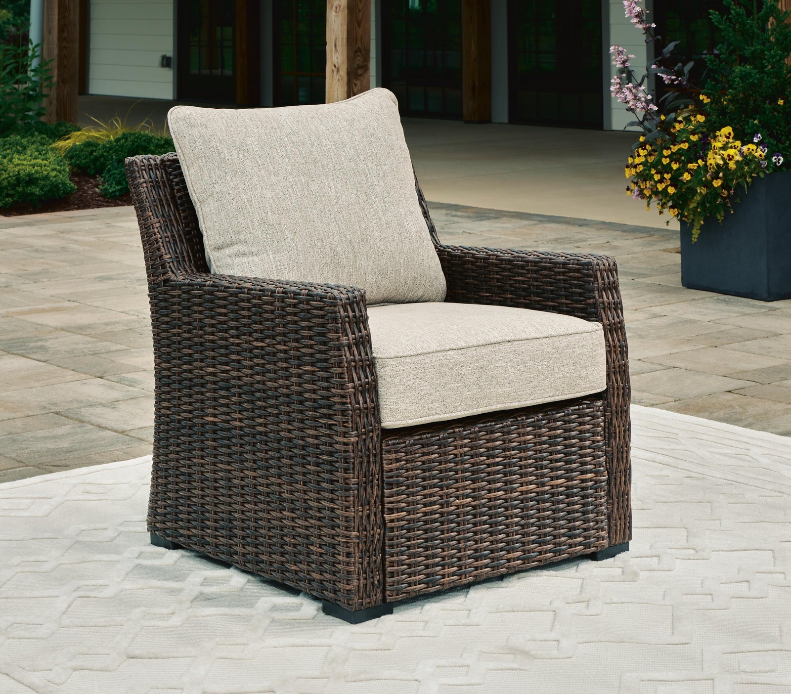 Brook Ranch Outdoor Lounge Chair with Cushion - Dark Brown (2)