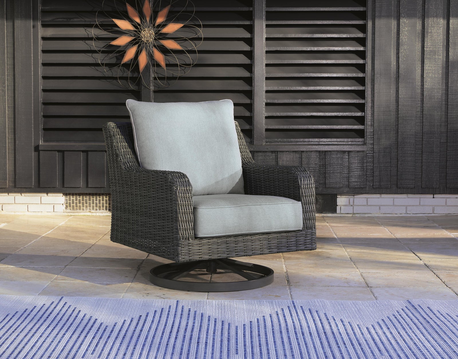 Elite Park Outdoor Swivel Lounge with Cushion - Gray (2)