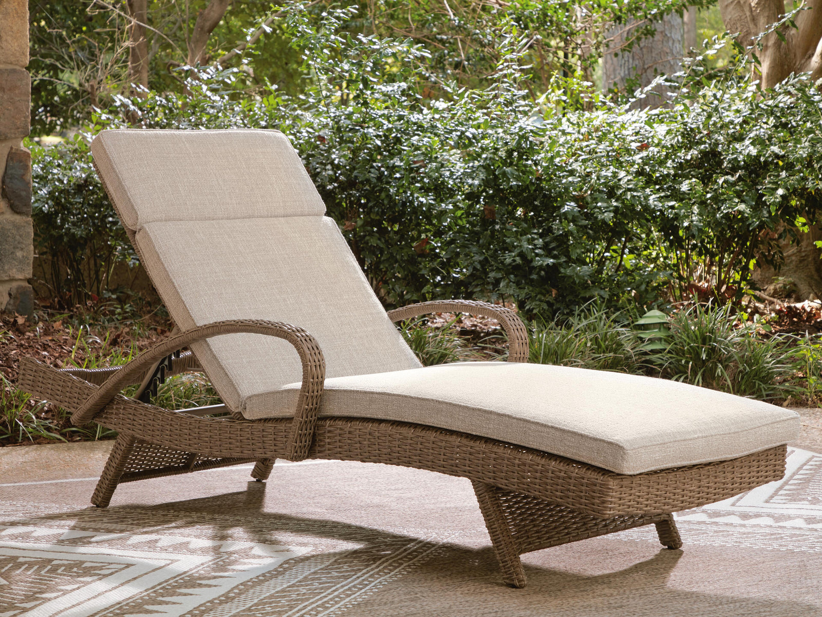Laguna Heights Chaise Lounge with Cushion - Beige (2)