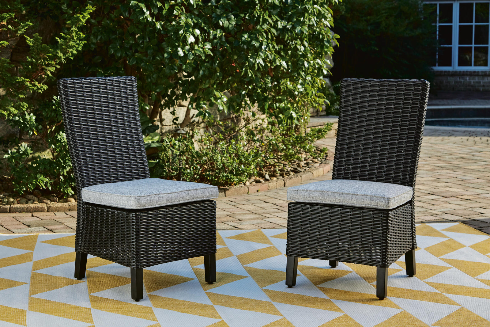 Beachcroft Outdoor Side Chair with Cushion (Set of 2) - Black (2)