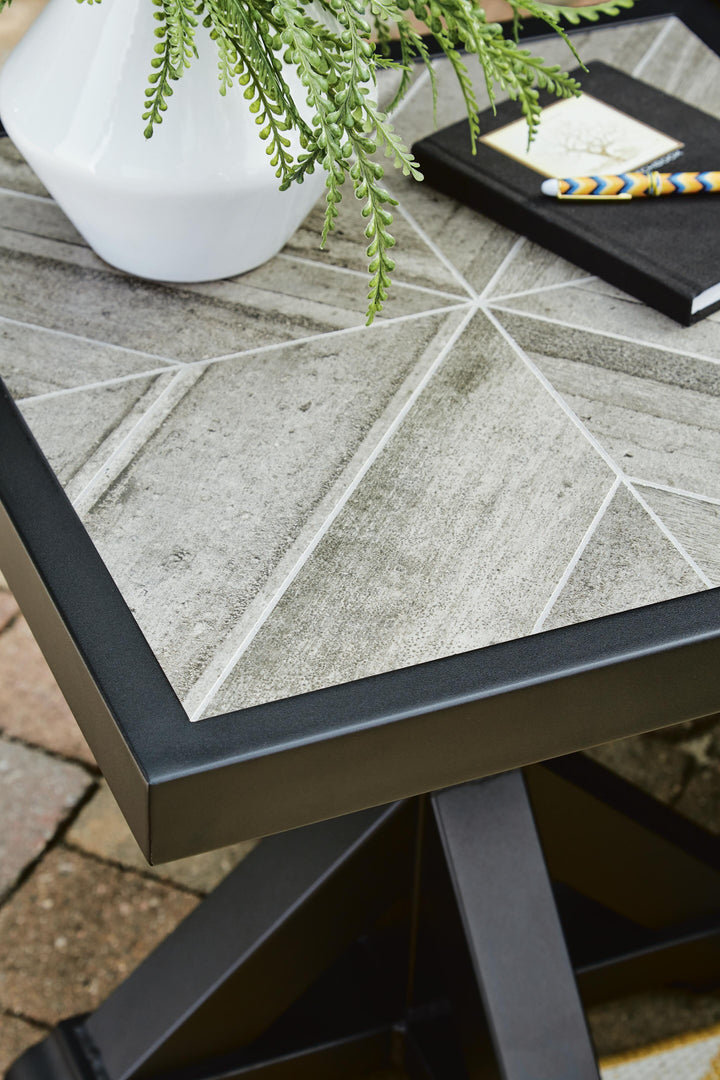 Beachcroft Outdoor End Table - Black (9)
