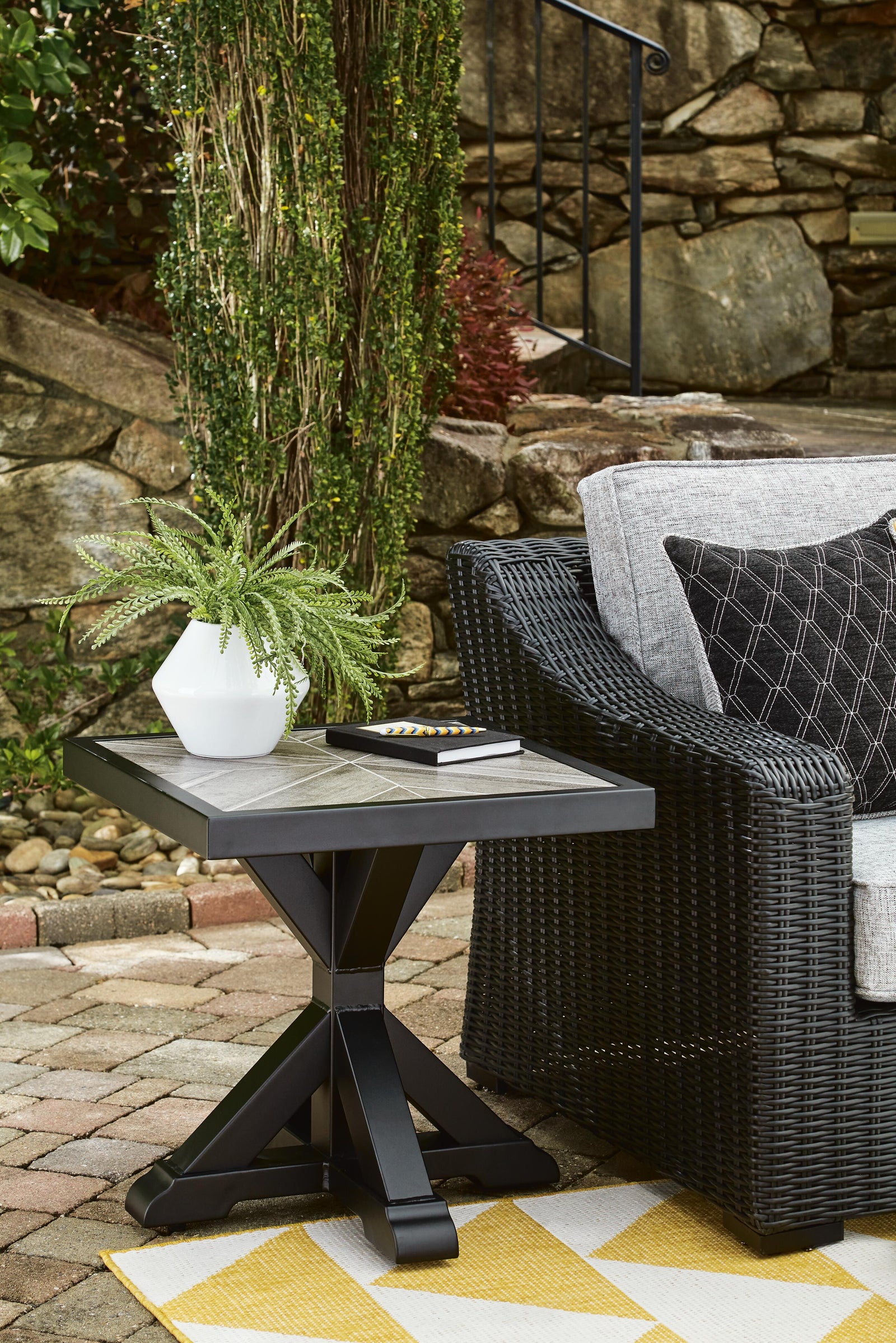 Beachcroft Outdoor End Table - Black (2)