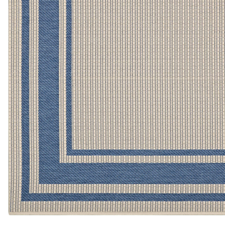 Rim Solid Border Area Rug in Blue and Beige, 5x8