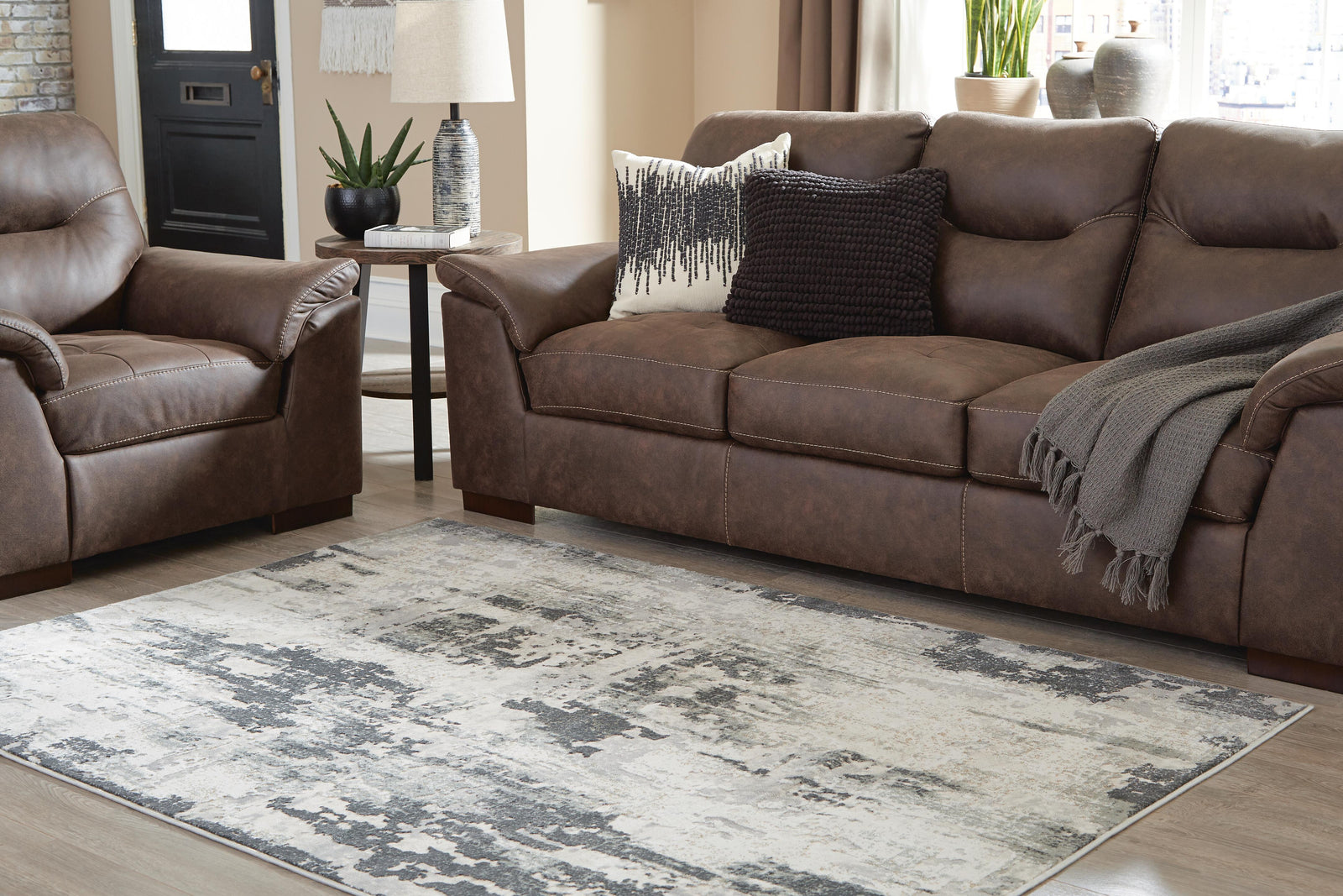 Mazatl 5'3" x 7'3" Rug - Gray (2)
