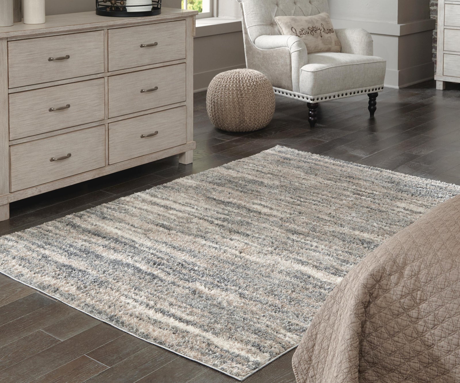 Gizela 7'10" x 10' Rug - Beige (2)