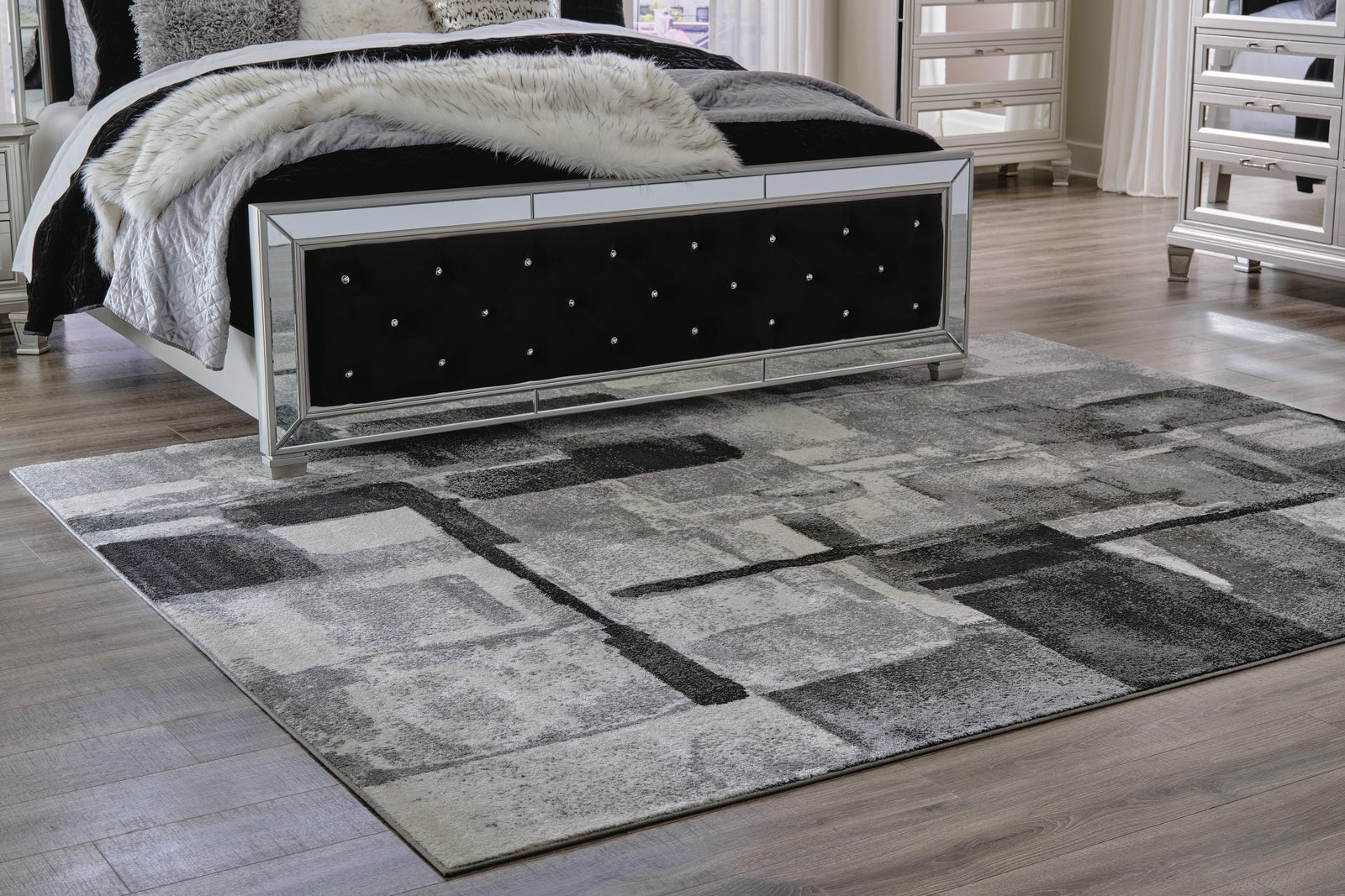 Brycebourne 5'3" x 7'7" Rug - Black (2)