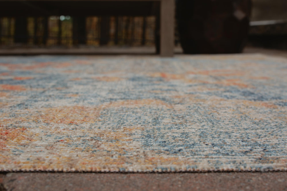 Wraylen 5'3" x 7' Rug - Pearl Silver (3)