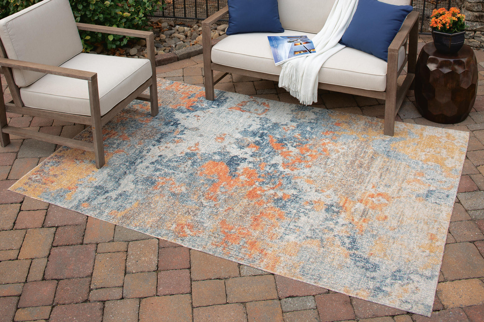Wraylen 5'3" x 7' Rug - Pearl Silver (2)