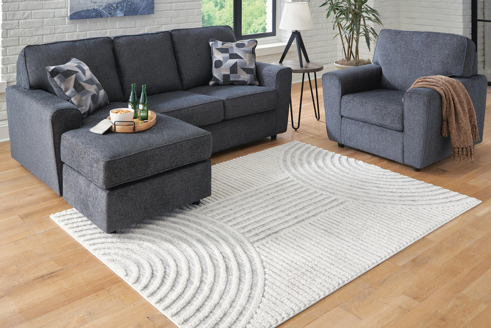 Lambworth 7'10" x 10' Rug - Gray (2)