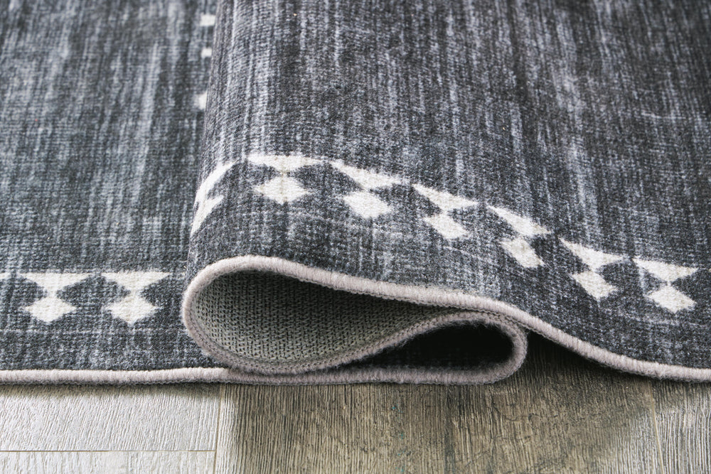 Arloman 5' x 7' Washable Rug - Black (4)