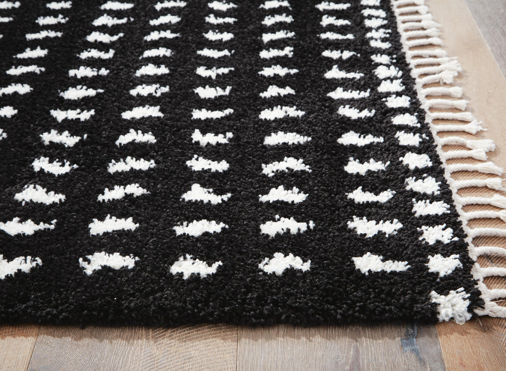 Minston 5' x 7' Rug - Black (3)