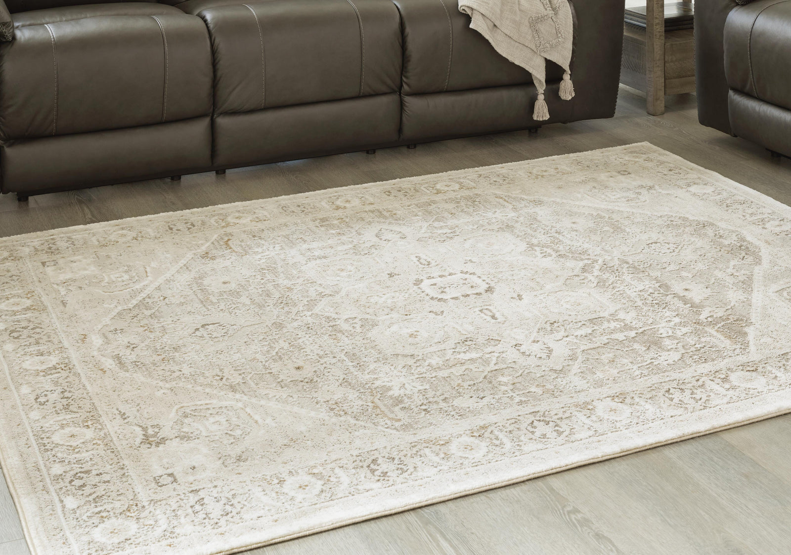 Gatwell 8' x 10' Rug - Beige (2)