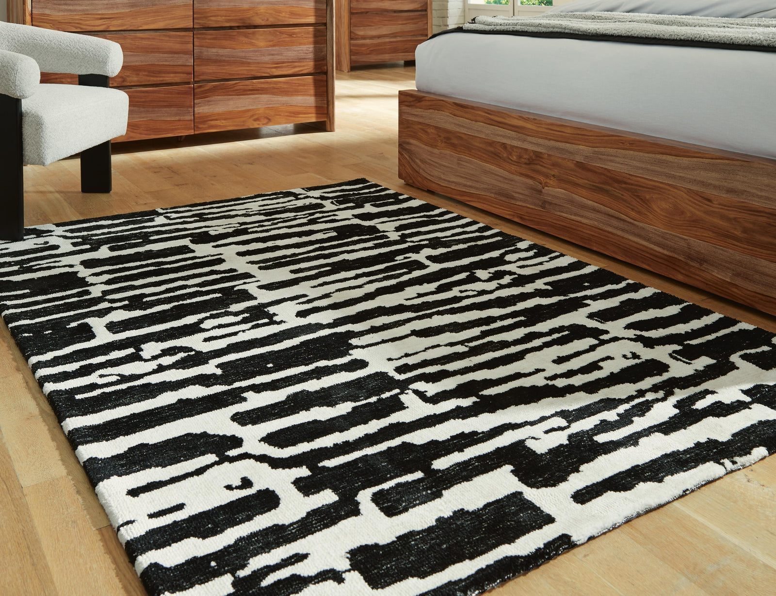 Bramshaw 5' x 7' Rug - Black (2)