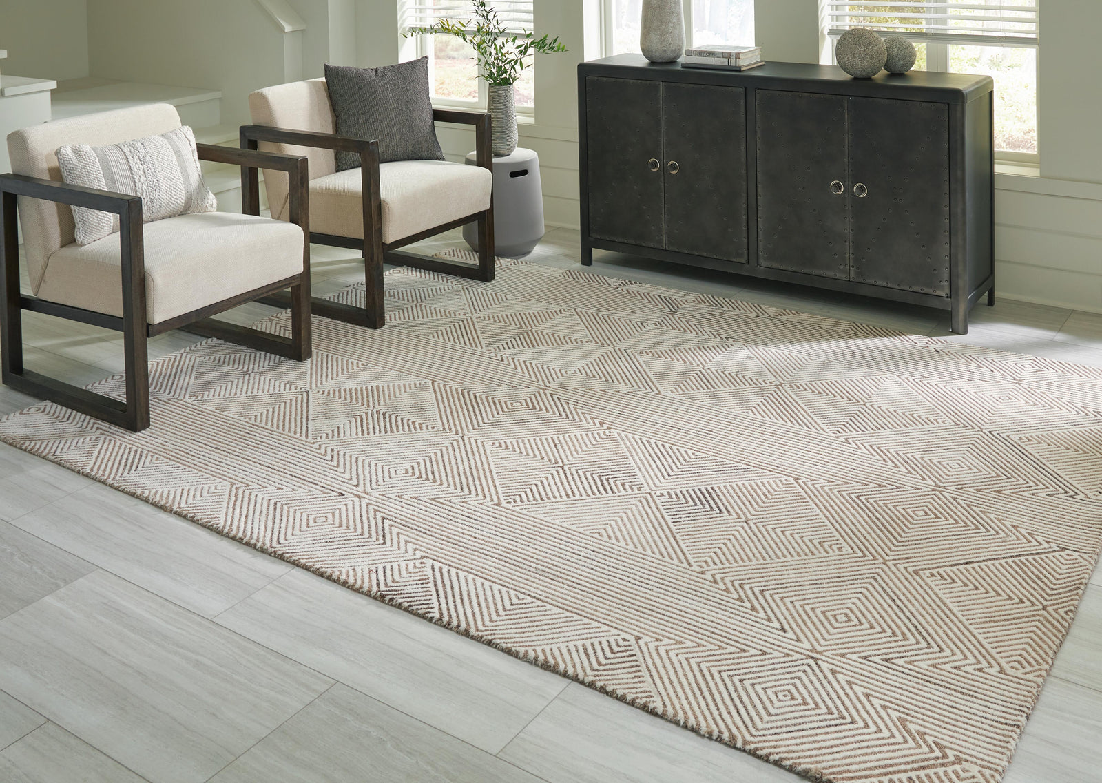 Jadott 8' x 10' Rug - Beige (2)