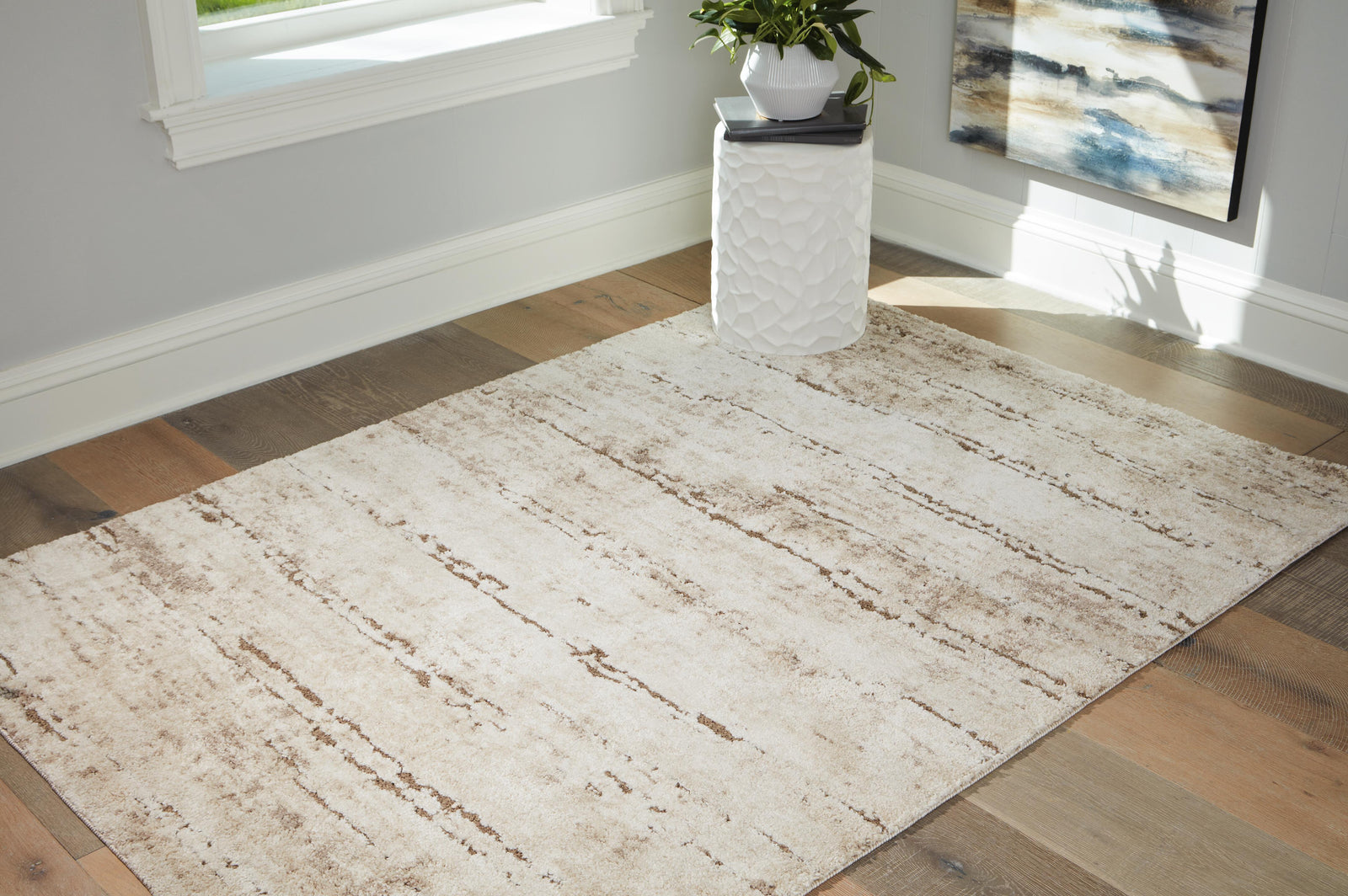 Kasney 5' x 7' Rug - Beige (2)
