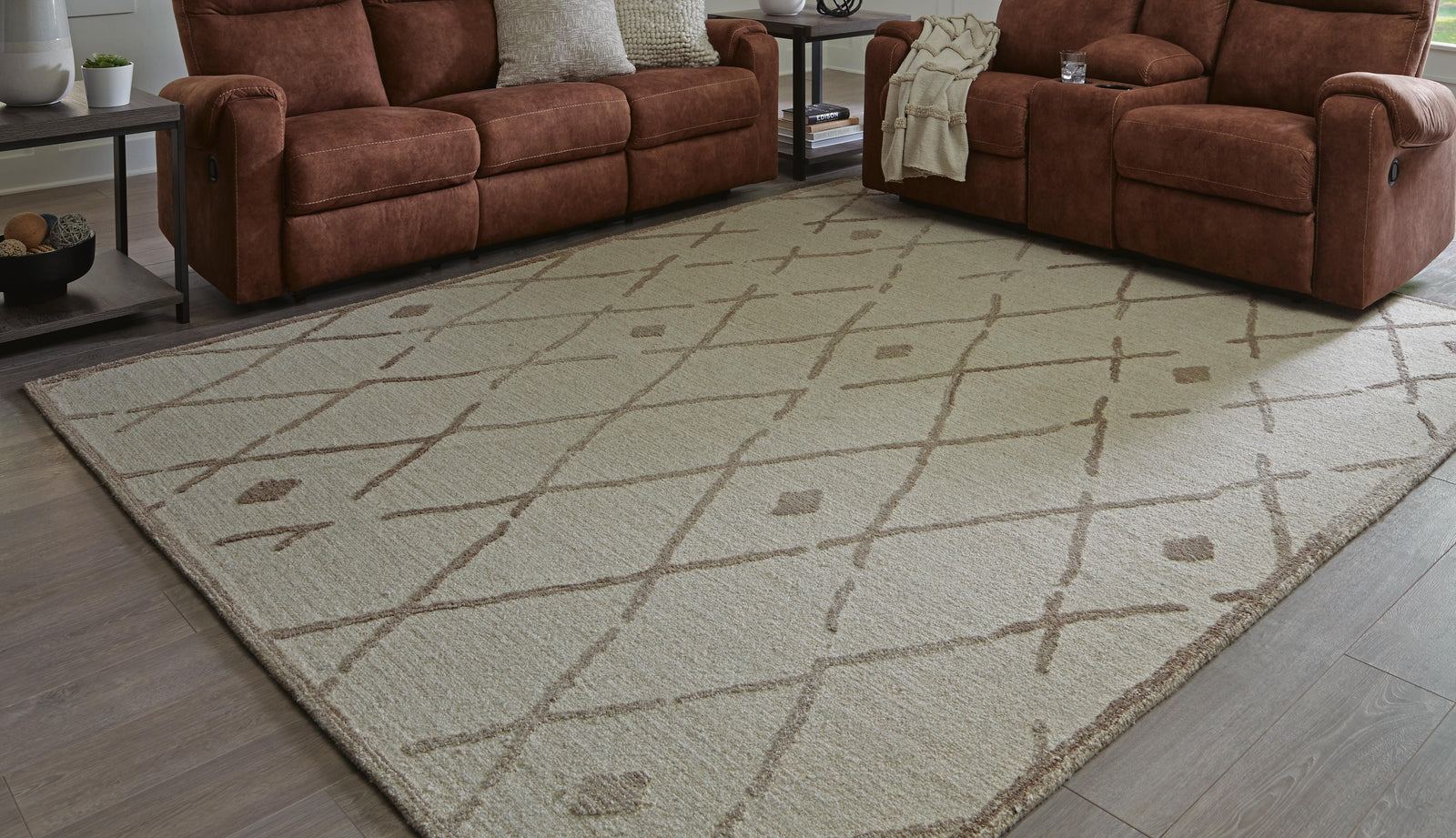 Guyford 8' x 10' Rug - Dark Brown (2)