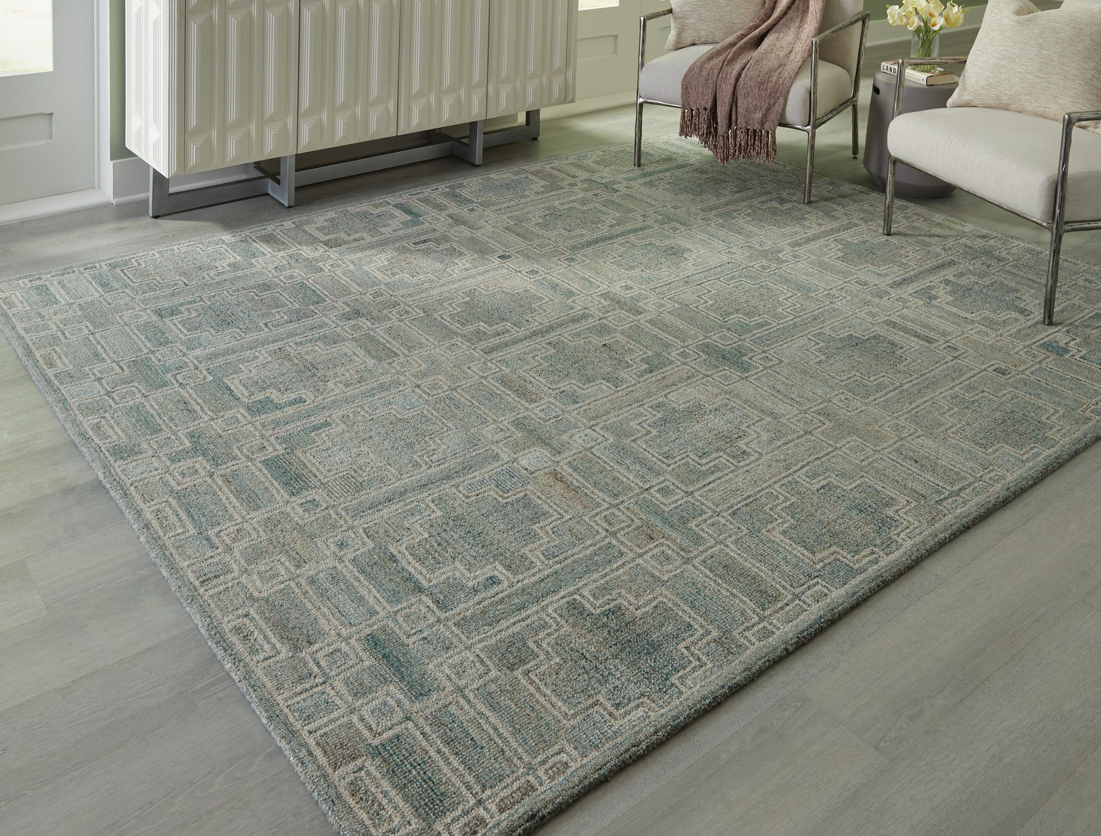 Jossland 8' x 10' Rug - Green (2)