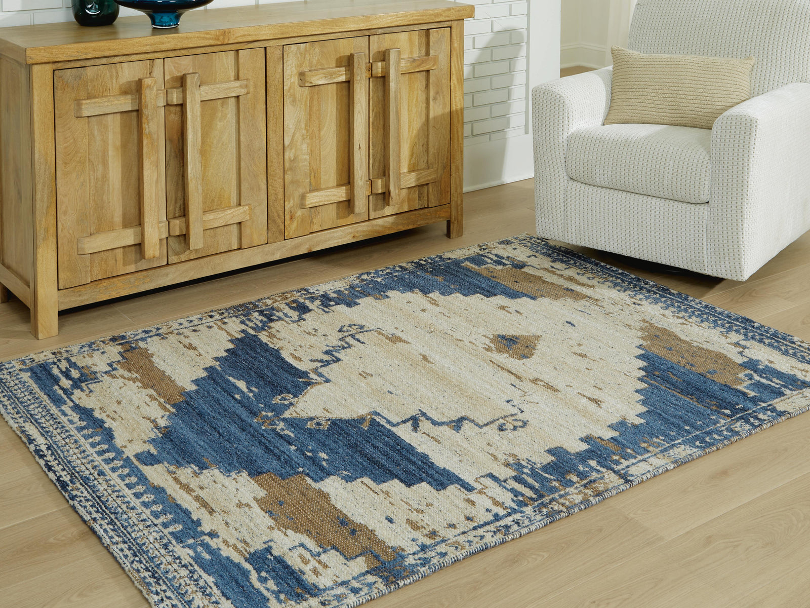Varnler 5' x 7' Rug - Blue (2)