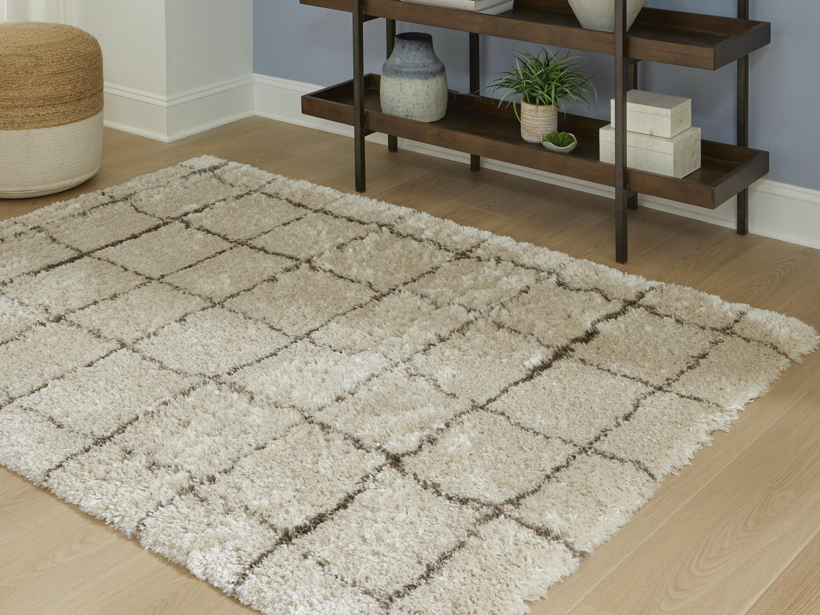 Wrenlow 8' x 10' Rug - Beige (2)