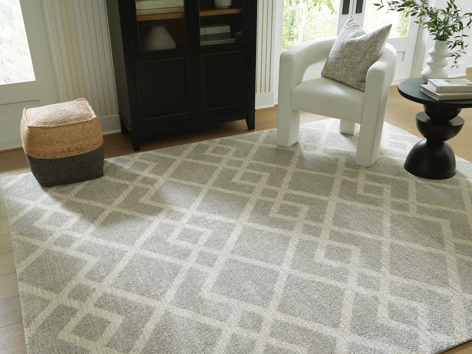 Unawick Large Rug - Gray (2)