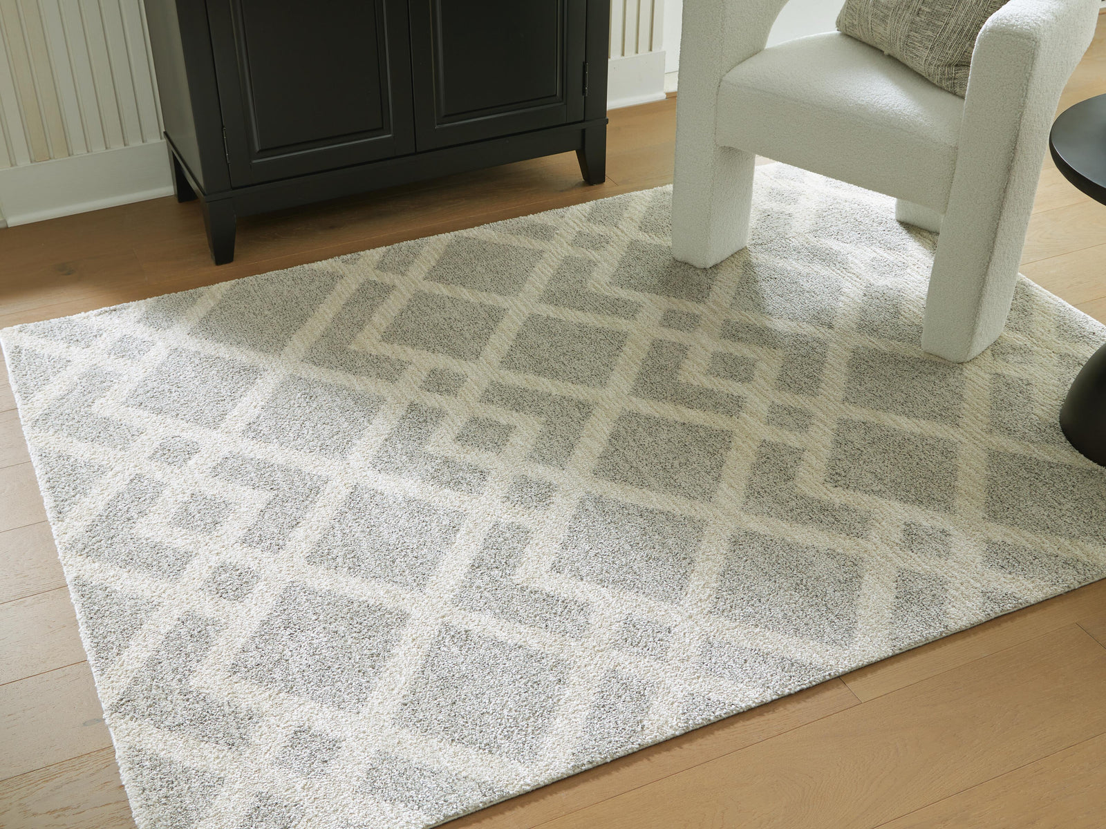 Unawick Medium Rug - Gray (2)