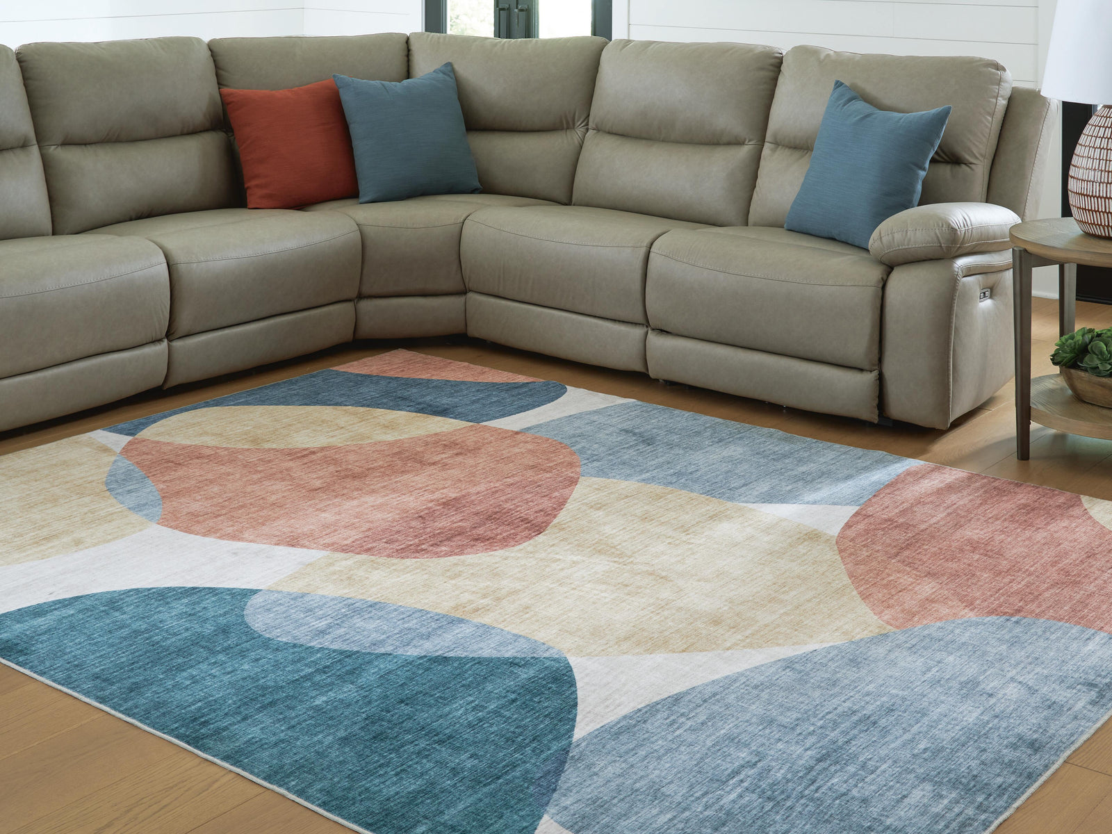 Chanleigh Washable 7'6" x 9'6" Area Rug - Blue (2)