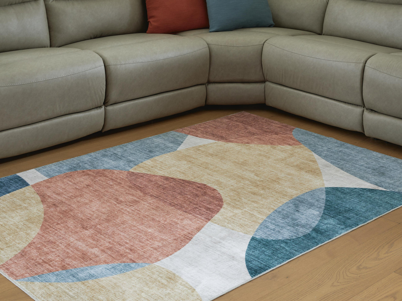 Chanleigh Washable 5' x 7' Area Rug - Blue (2)