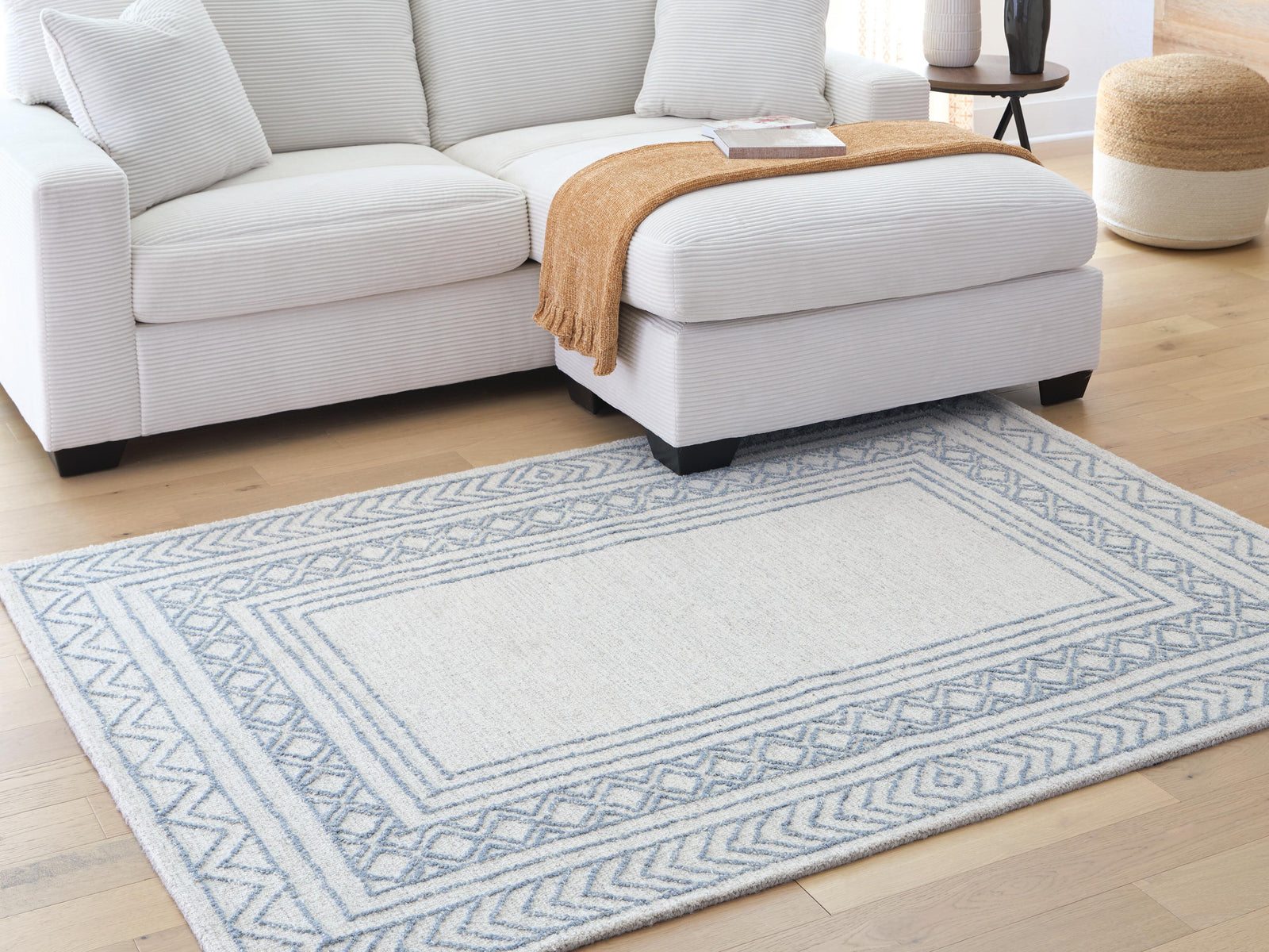 Azelhurst 5' x 7' Area Rug - Blue (2)