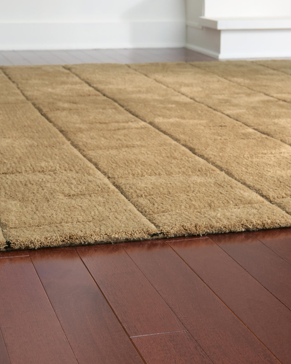 Luzmont Medium Rug - Golden Brown (3)