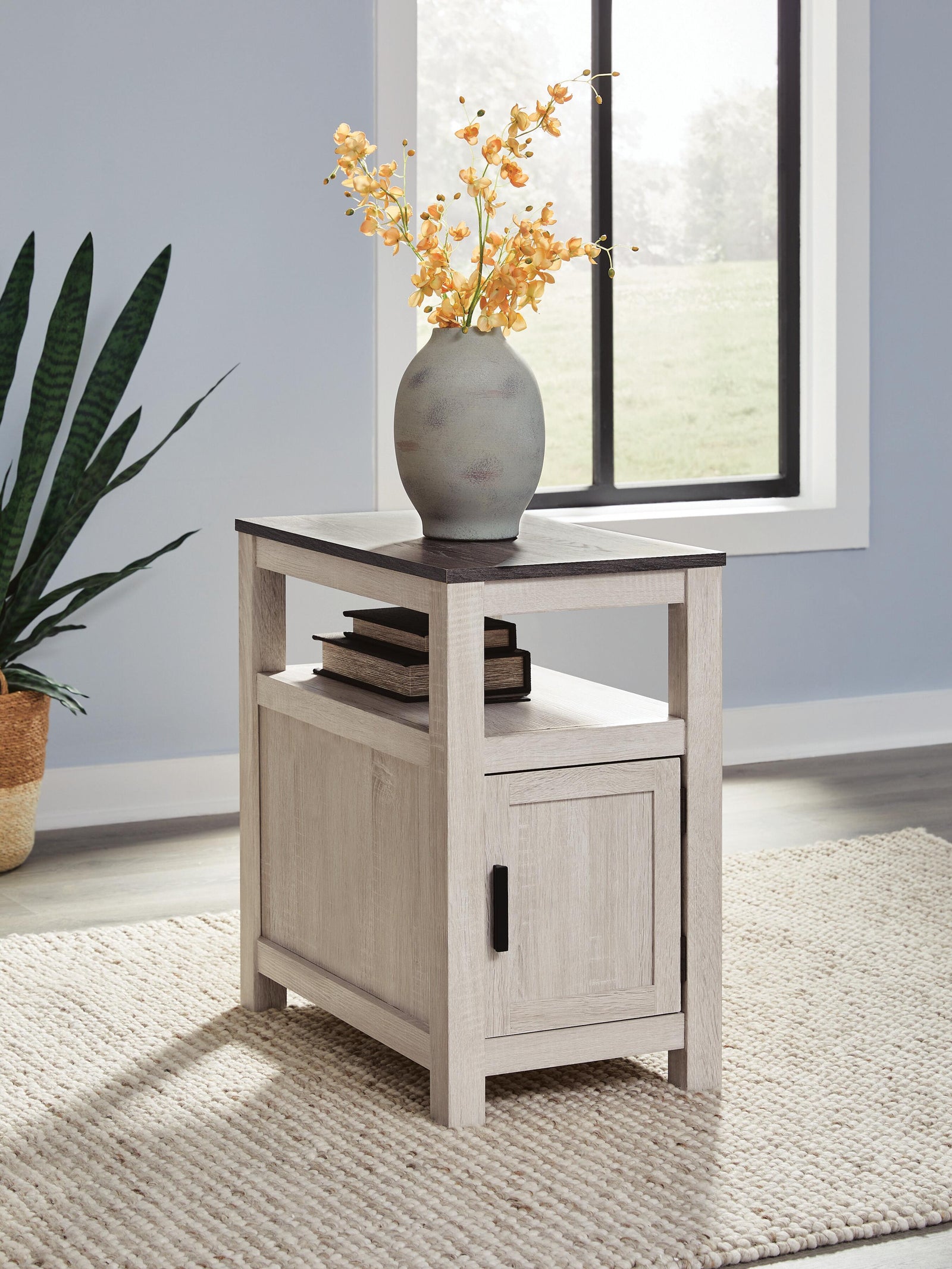 Fendenmore Chairside End Table - White (2)