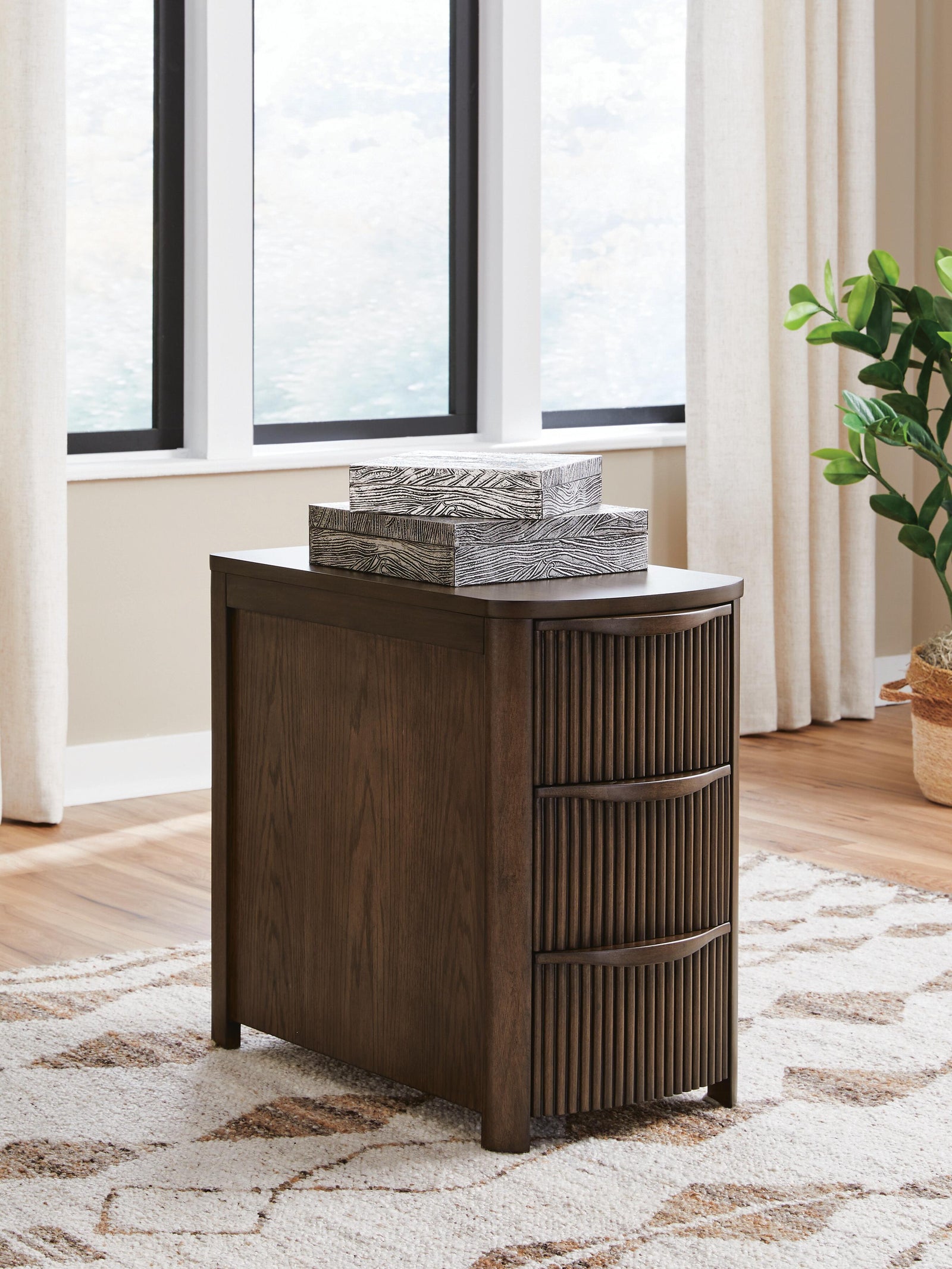 Camdill Chairside End Table - Dark Brown (2)