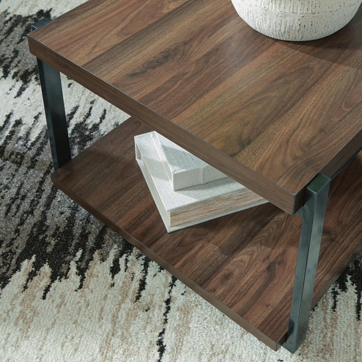 Trindwick Table (Set of 3) - Dark Brown (4)