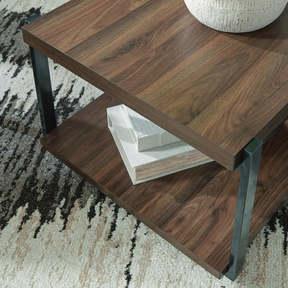 Trindwick Table (Set of 3) - Dark Brown (4)