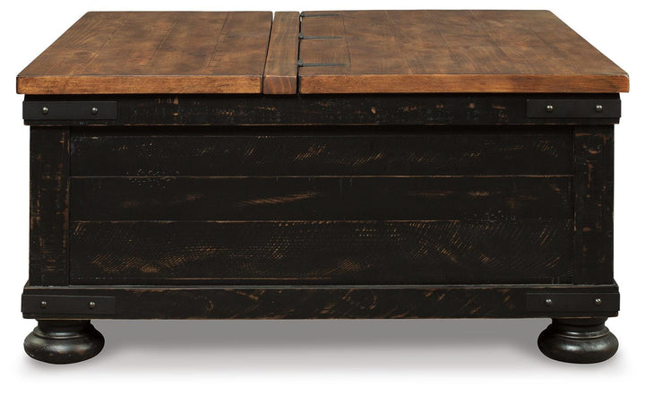 Valebeck Coffee Table and End Table (5)