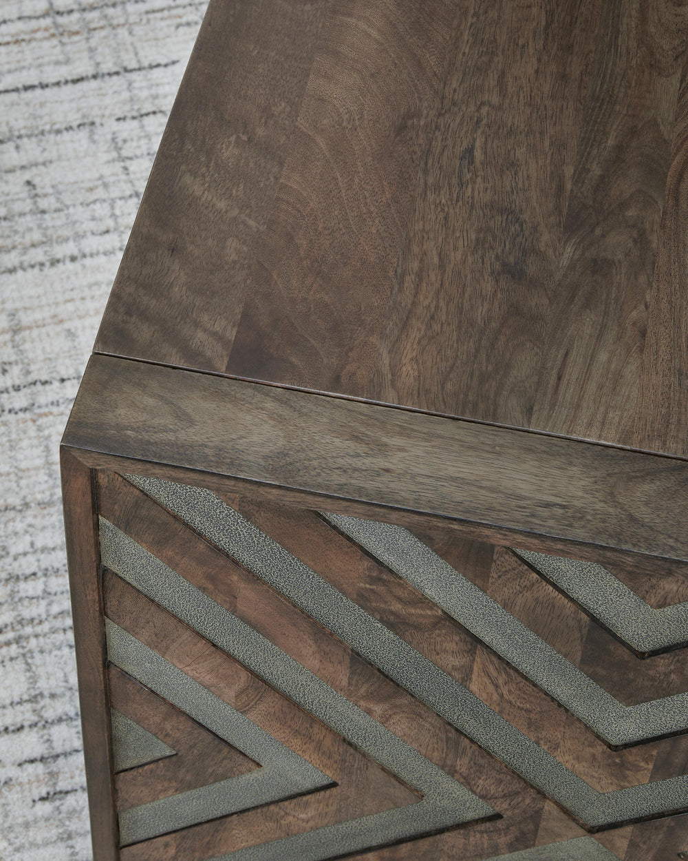 Dreggan End Table - Dark Brown (5)