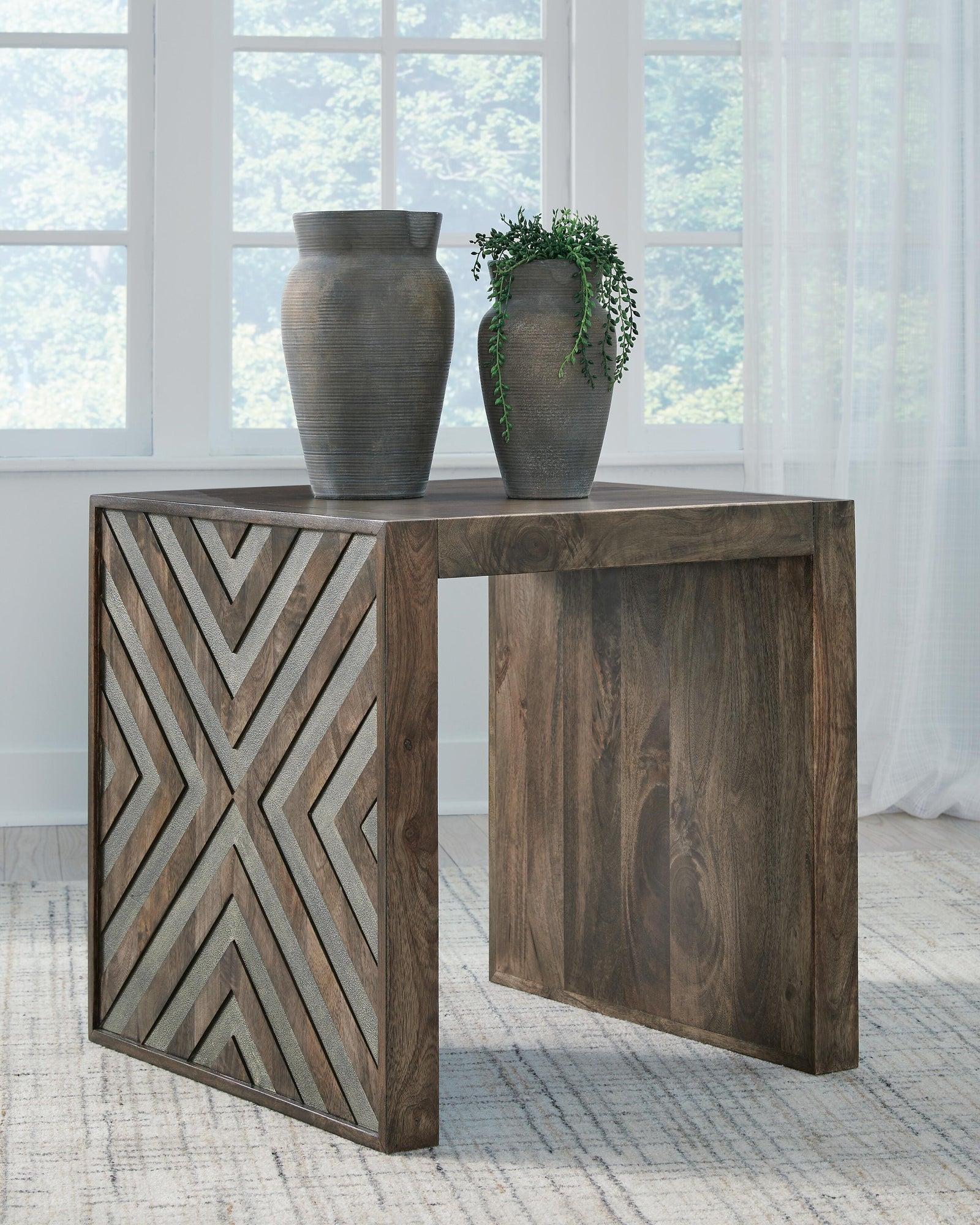 Dreggan End Table - Dark Brown (2)