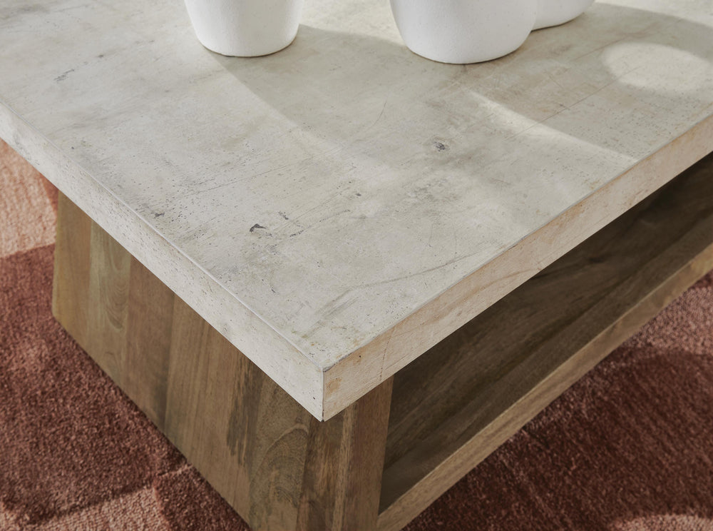 Brendalhouse Coffee Table - Light Brown (5)