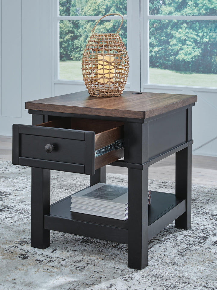 Wildenauer End Table - Black (9)