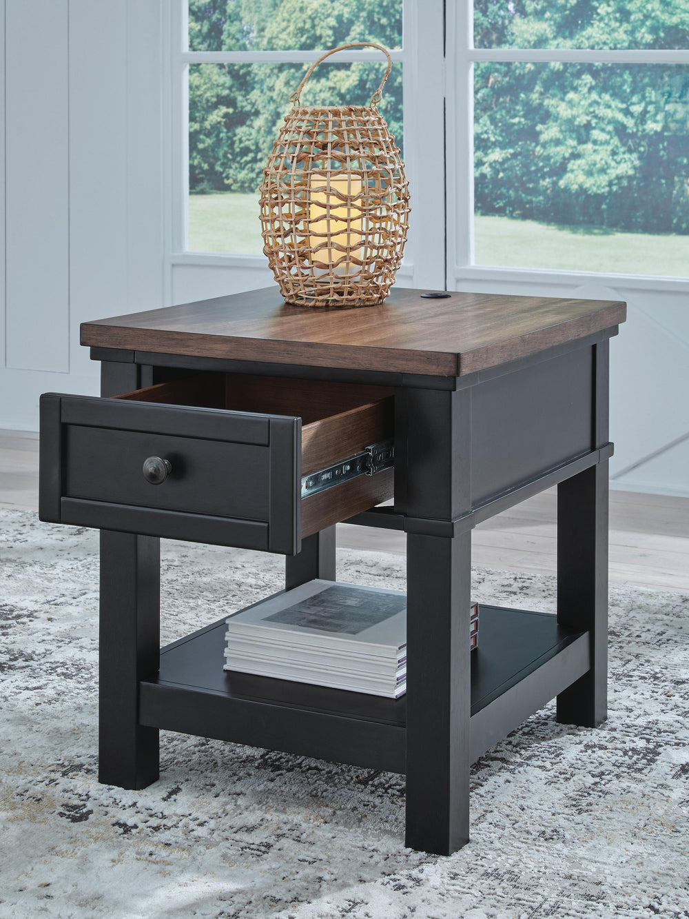 Wildenauer End Table - Black (9)