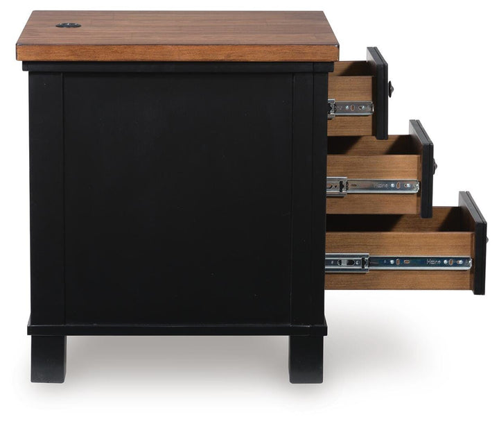 Wildenauer Chairside End Table - Black (7)