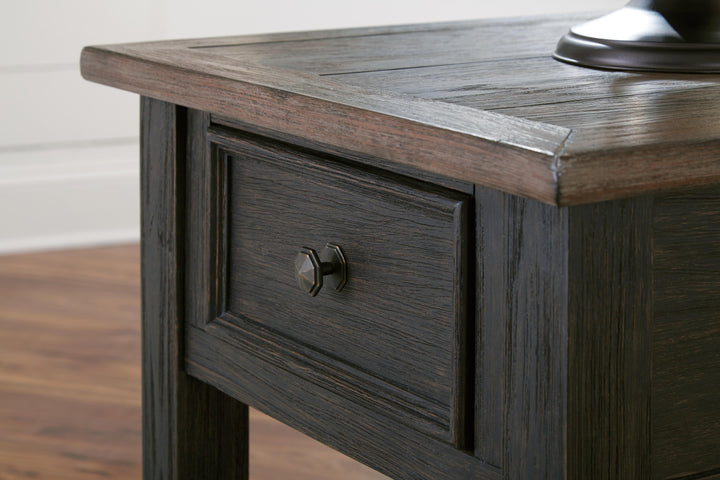 Tyler Creek End Table - Black (9)