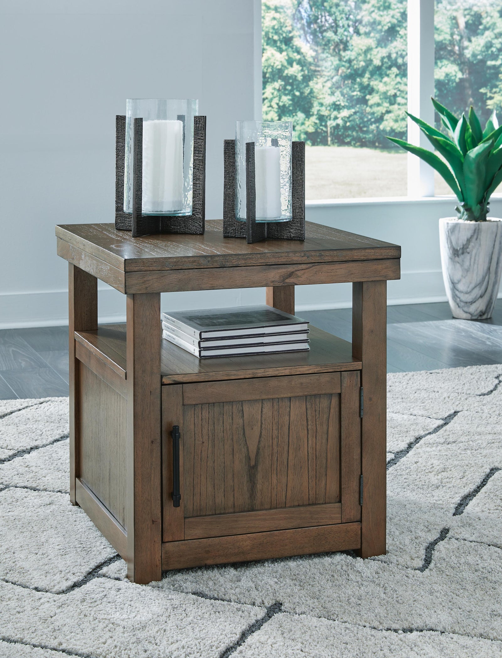 Boardernest End Table - Dark Brown (2)